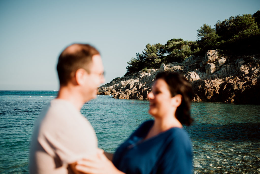 Séance photo de couple à la mer