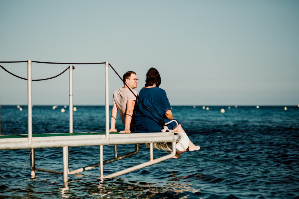Séance photo de couple à la mer