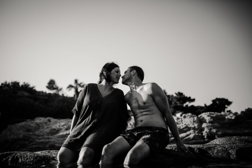Séance photo de couple à la mer