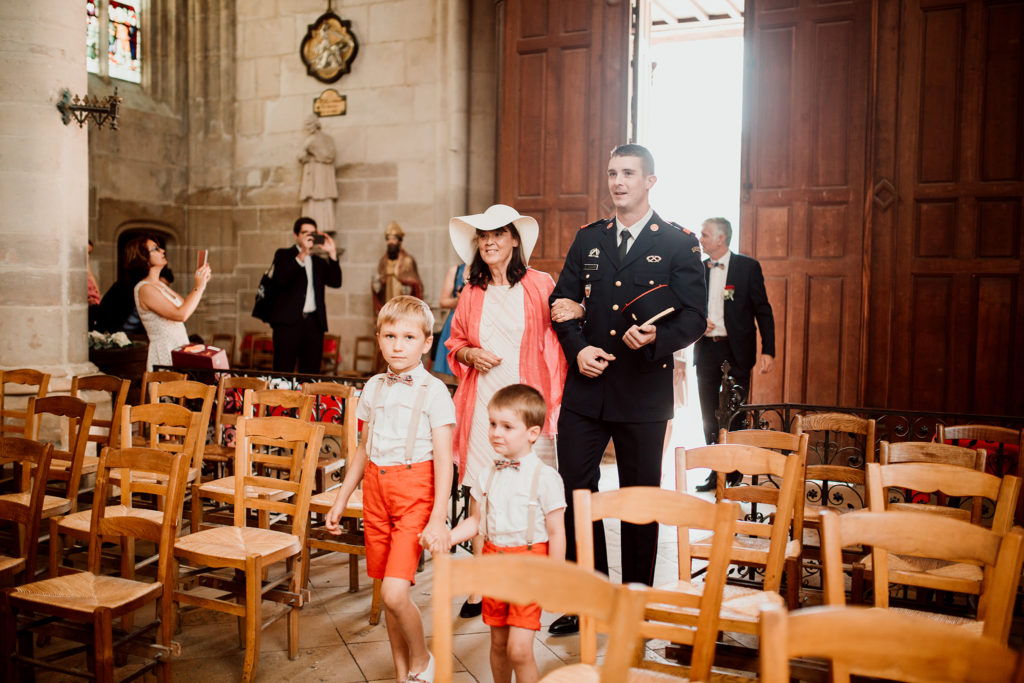 Entrée des mariés à l'église de Clamecy