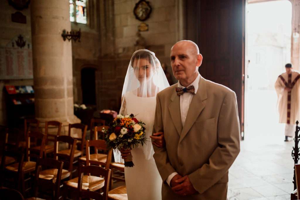 Entrée des mariés à l'église de Clamecy