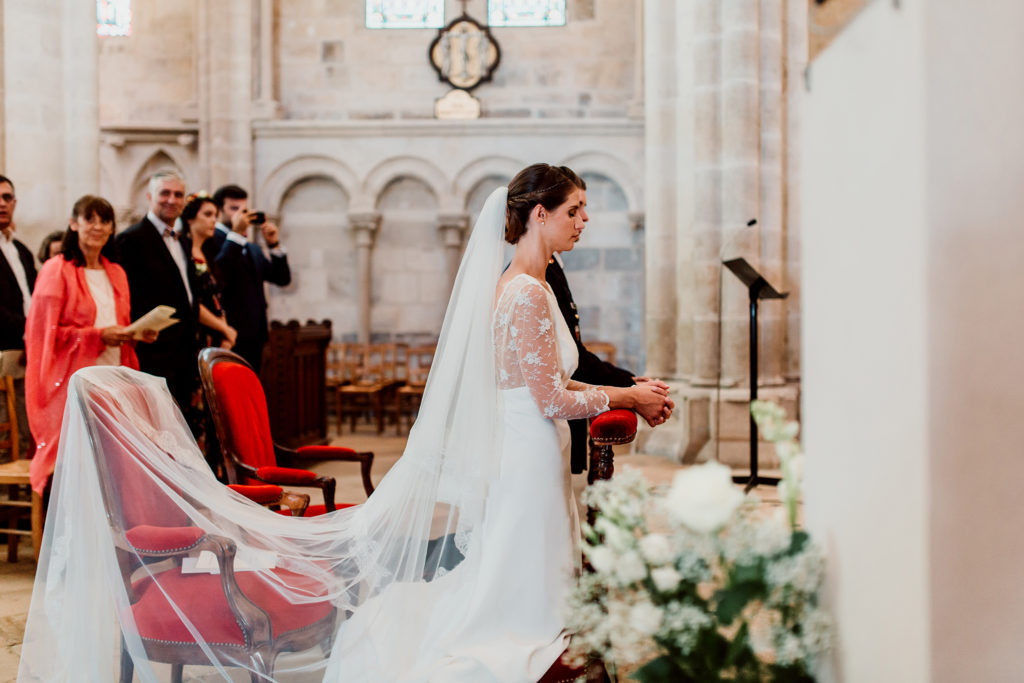 Les mariés lors de la cérémonie religieuse à l'église de Clamecy