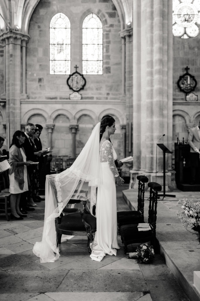 Les mariés lors de la cérémonie religieuse à l'église de Clamecy