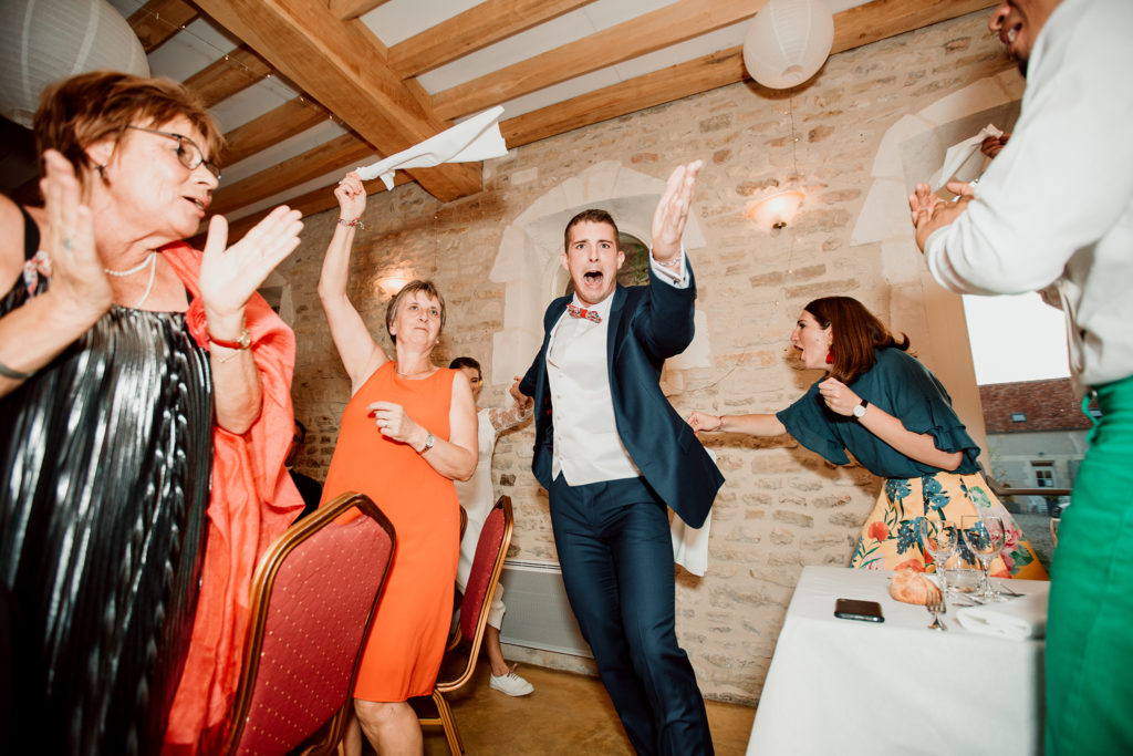 Entrée des mariés salle du Domaine du Bouloy