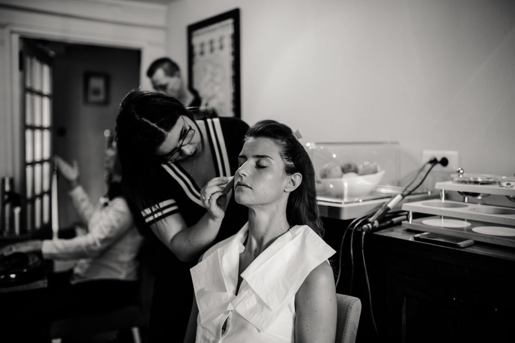 Préparatif de la mariée à l'auberge des Sources
