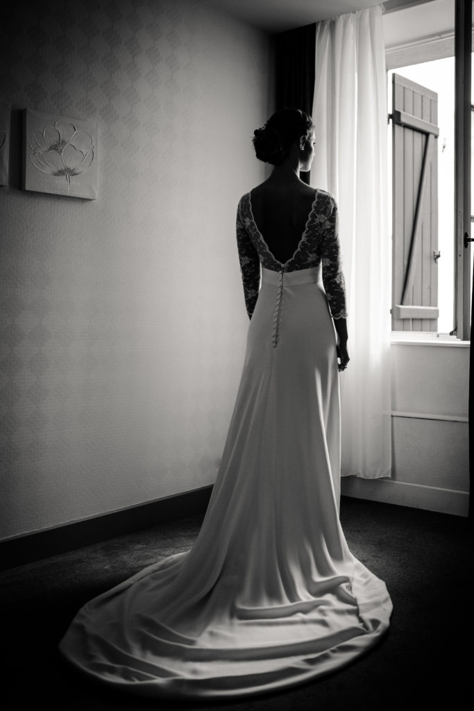 Habillage de la mariée à l'auberge des sources