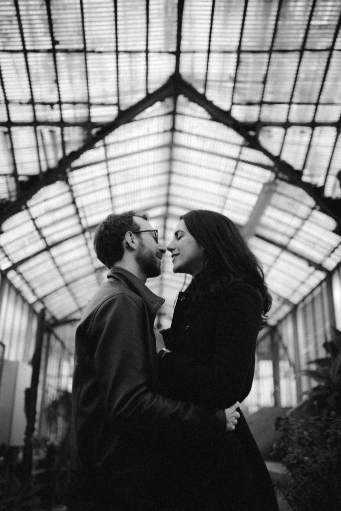 Séance couples aux Serres d'Auteuil à Paris