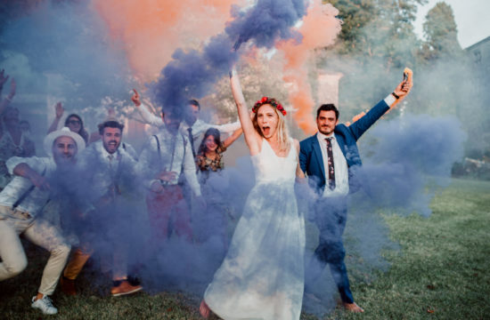 Séance photo fumigène lors du mariage de Marie & Mathias au Chateau de Poudenas