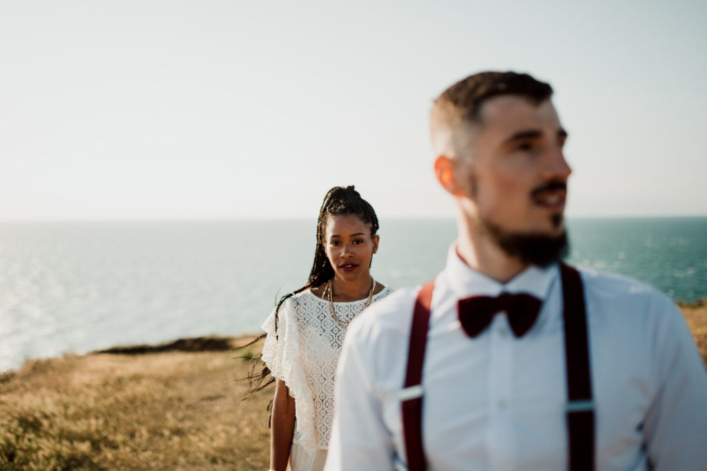Portrait mariée à Etretat lors d'une séance day after